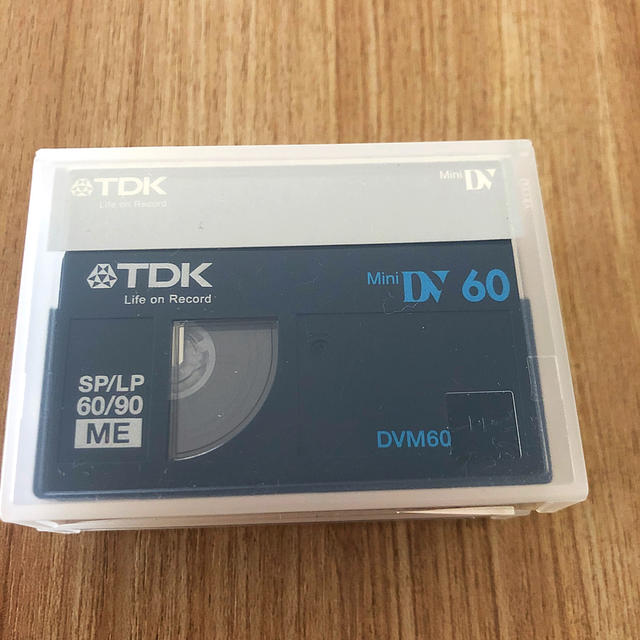 TDK(ティーディーケイ)のTDK  ビデオ ミニDV  新品　2個 スマホ/家電/カメラのカメラ(ビデオカメラ)の商品写真