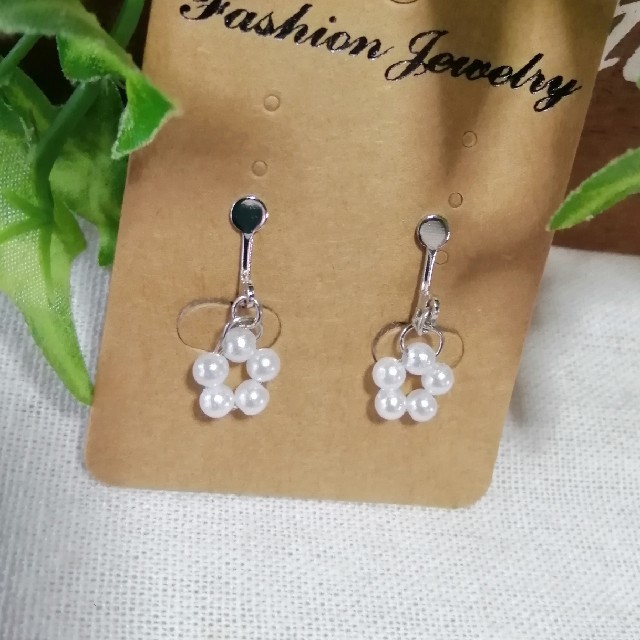 プチイヤリングEarrings☆シンプルイヤリング☆ハンドメイドイヤリング花 ハンドメイドのアクセサリー(イヤリング)の商品写真