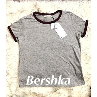 ベルシュカ(Bershka)のお値下げ！【新品タグ付き】Bershka Tシャツ　半袖(Tシャツ(半袖/袖なし))