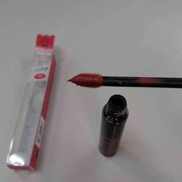 RIMMEL(リンメル)のリンメル ベルベティ ステイ マット 003 Soft red(6ml) コスメ/美容のベースメイク/化粧品(口紅)の商品写真