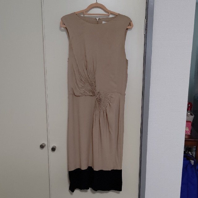 BCBGMAXAZRIA(ビーシービージーマックスアズリア)のBCBG  ドレス  ワンピース レディースのワンピース(ひざ丈ワンピース)の商品写真