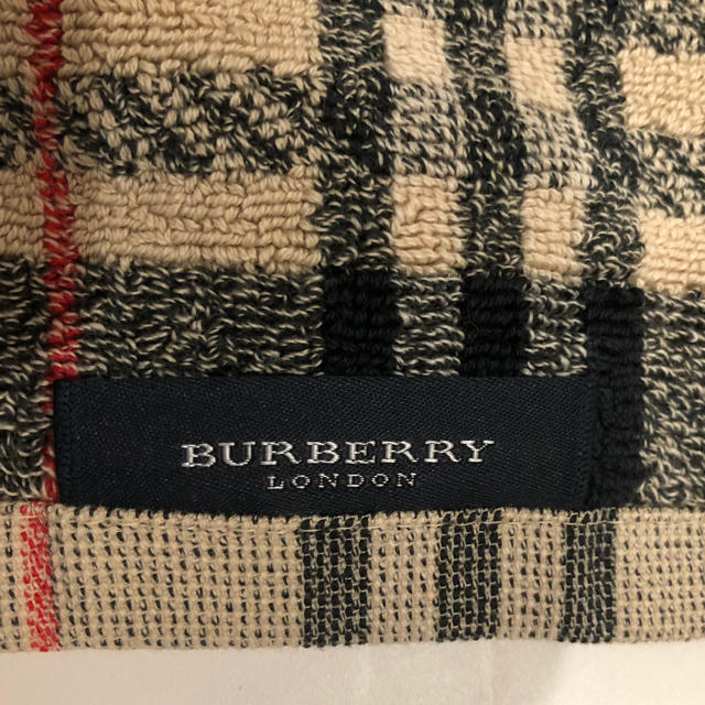 BURBERRY(バーバリー)の【新品】Burberry バスマット インテリア/住まい/日用品の日用品/生活雑貨/旅行(タオル/バス用品)の商品写真