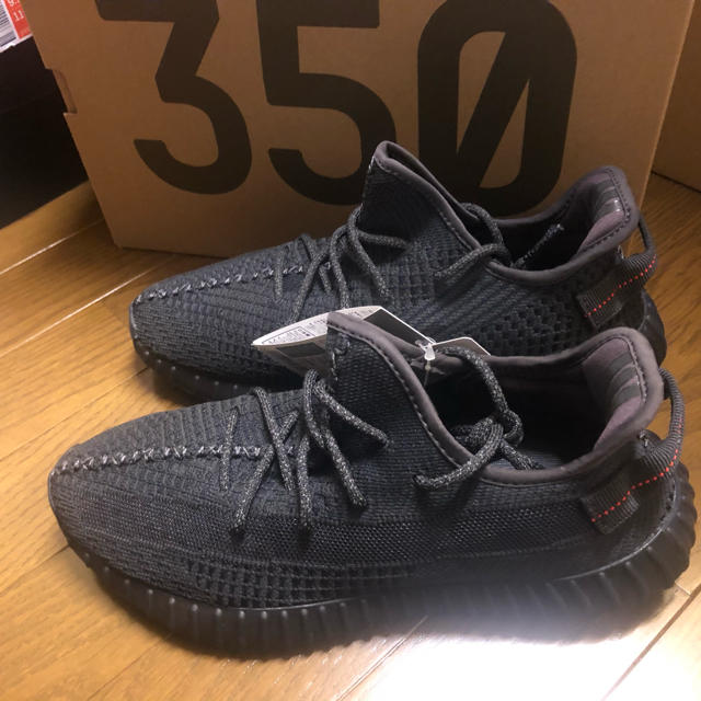 adidas(アディダス)のYEEZY BOOST 350 V2 BLACK 27.5㎝ メンズの靴/シューズ(スニーカー)の商品写真