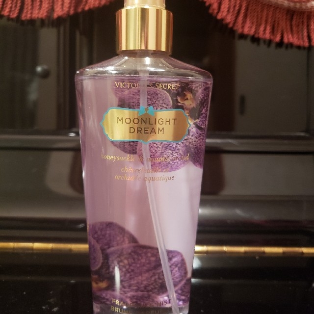 Victoria's Secret(ヴィクトリアズシークレット)のVictoria's secret moonlight dream ムーンライト コスメ/美容の香水(香水(女性用))の商品写真