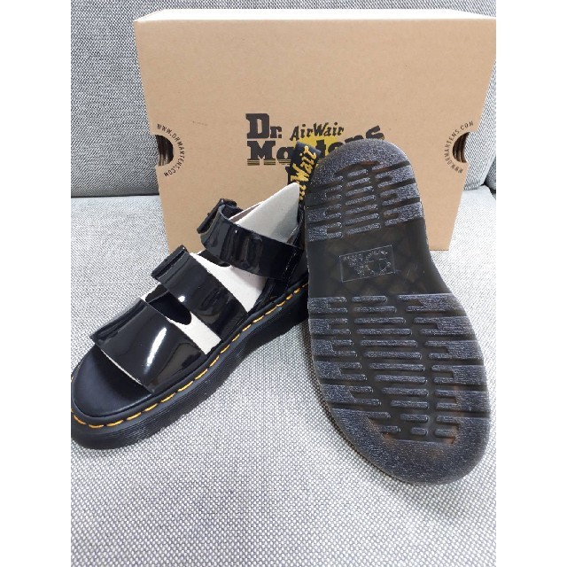 Dr.Martens(ドクターマーチン)の新品 ドクターマーチン グリフォン サンダル パテント ランパー レディースの靴/シューズ(サンダル)の商品写真