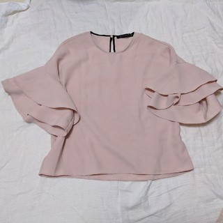 ザラ(ZARA)のザラ　フリル袖　カットソー(シャツ/ブラウス(半袖/袖なし))