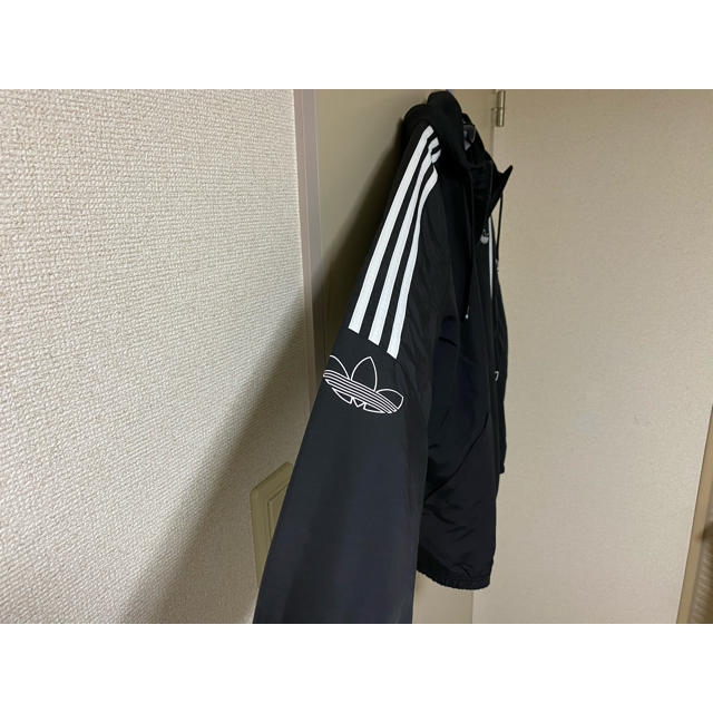 adidas(アディダス)のアディダスオリジナルス アウトラインウインドブレーカー メンズのジャケット/アウター(ナイロンジャケット)の商品写真