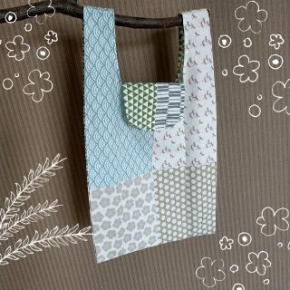 小さめフタ付きエコバック　　　　　　　ハンドメイド　　　(バッグ)