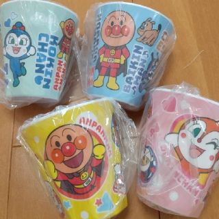 アンパンマン(アンパンマン)のアンパンマン メラミン樹脂 コップ ４点セット(グラス/カップ)