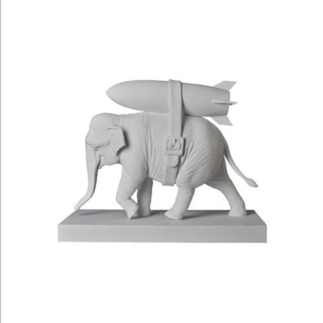 MEDICOM TOY(メディコムトイ)の新品未使用 BANKSY Elephant with Bomb sync. エンタメ/ホビーのフィギュア(その他)の商品写真