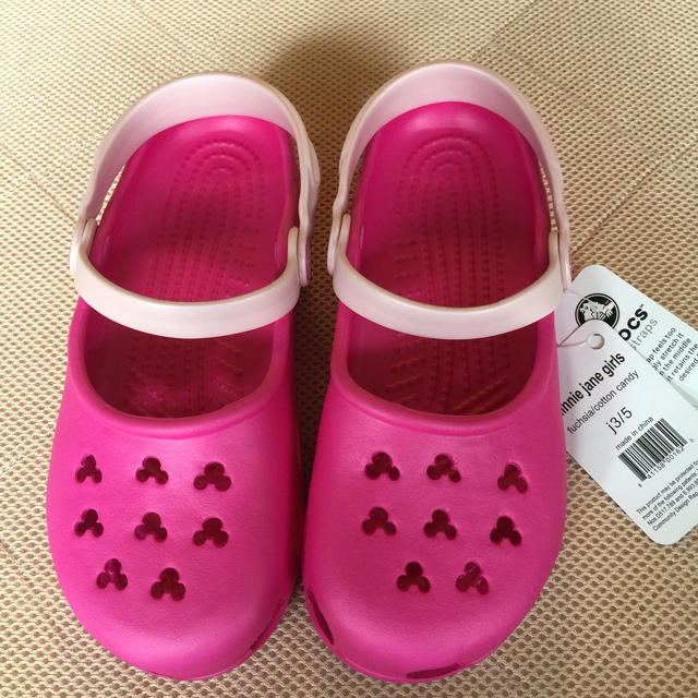 crocs(クロックス)のクロックス ディズニー 22.5㎝ キッズ/ベビー/マタニティのキッズ靴/シューズ(15cm~)(サンダル)の商品写真