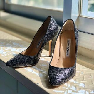 マノロブラニク(MANOLO BLAHNIK)のマノロブラニク　パンプス　35.5 定価8万(ハイヒール/パンプス)