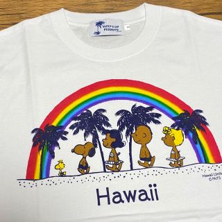 ピーナッツ(PEANUTS)のM 新品 ハワイ限定 モニホノルル 日焼けスヌーピー  Tシャツ　レインボー(Tシャツ/カットソー(半袖/袖なし))