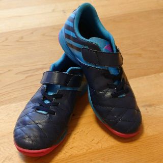 アンブロ(UMBRO)のumbro サッカーシューズ  22cm(シューズ)