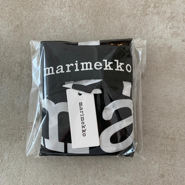 marimekko(マリメッコ)のマリメッコ marimekko マリロゴ  エコバッグ新品未使用品　ポーチ一体型 レディースのバッグ(エコバッグ)の商品写真