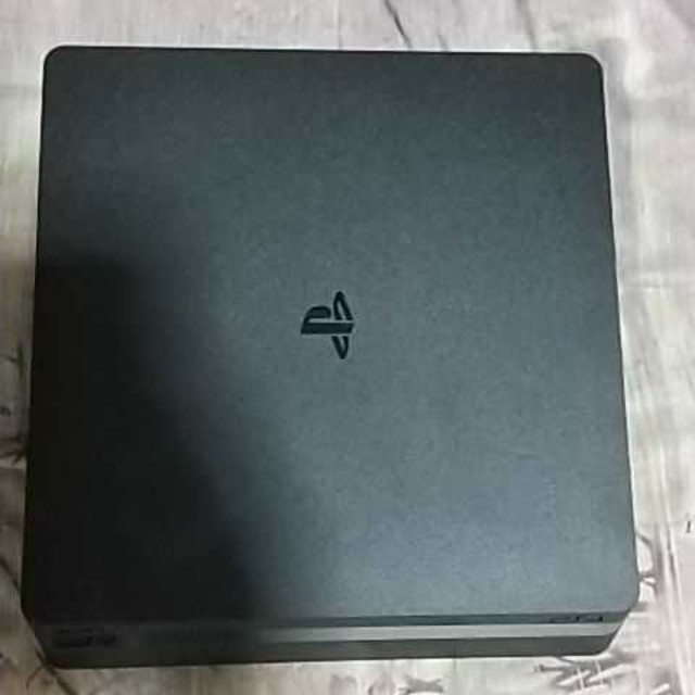 PlayStation4(プレイステーション4)のPS4 CHU-2200 500GB エンタメ/ホビーのゲームソフト/ゲーム機本体(家庭用ゲーム機本体)の商品写真