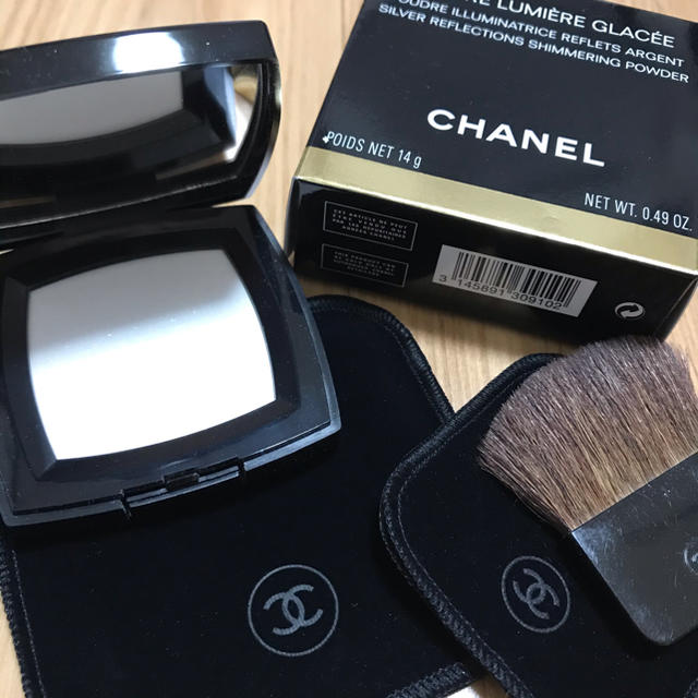 CHANEL プードゥル ルミエール グラッセ