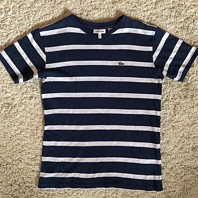 LACOSTE(ラコステ)のLACOSTE  VネックTシャツ キッズ/ベビー/マタニティのキッズ服男の子用(90cm~)(Tシャツ/カットソー)の商品写真