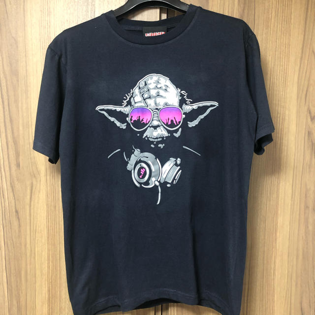 Tシャツ　黒　ヨーダ　スターウォーズ メンズのトップス(Tシャツ/カットソー(半袖/袖なし))の商品写真