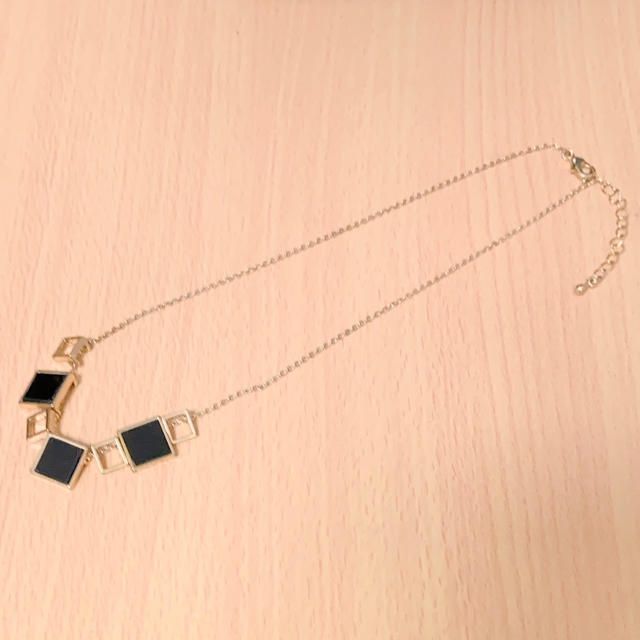 スクエアモチーフ ゴールド ネックレス レディースのアクセサリー(ネックレス)の商品写真