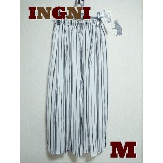 イング(INGNI)の【M】 INGNI エアリー スカンツ （黒ストライプ）(カジュアルパンツ)