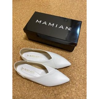 マミアン(MAMIAN)の新品　MAMIAN ポインテッドトゥバブーシュ　ホワイト(ハイヒール/パンプス)