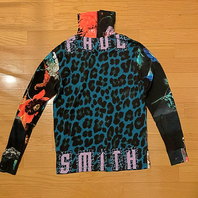 Paul Smith(ポールスミス)のポールスミス　Paul Smith タートルネック　メンズ　花柄　ヒョウ柄 メンズのトップス(シャツ)の商品写真