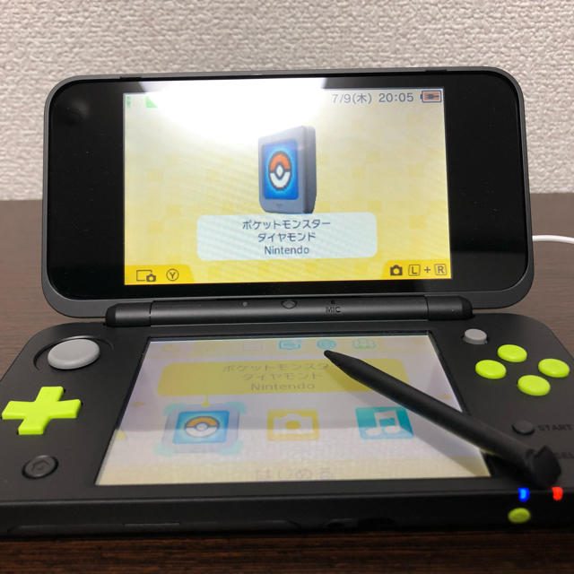 任天堂(ニンテンドウ)のNintendo ゲーム機本体 NEW ニンテンドー 2DS LL ブラック/ラ エンタメ/ホビーのゲームソフト/ゲーム機本体(携帯用ゲーム機本体)の商品写真