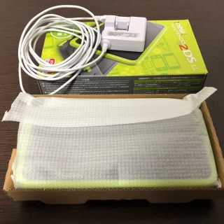 ニンテンドウ(任天堂)のNintendo ゲーム機本体 NEW ニンテンドー 2DS LL ブラック/ラ(携帯用ゲーム機本体)