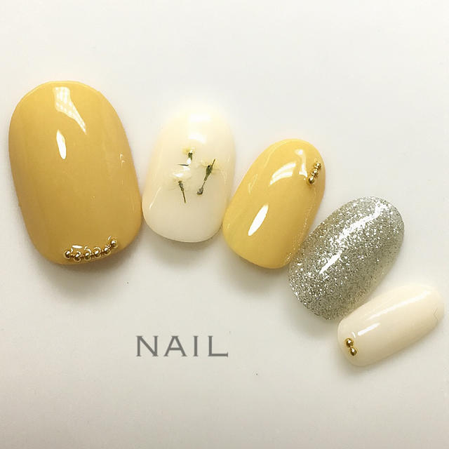 マスタードと黄色の押し花ネイル 33の通販 By S Nail ラクマ