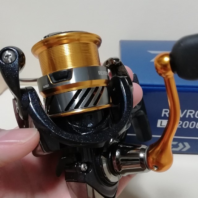 DAIWA(ダイワ)のレブロスLT 2000S　DAIWA スポーツ/アウトドアのフィッシング(リール)の商品写真