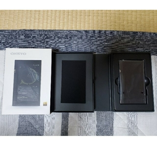 オンキヨー(ONKYO)のONKYO DP-X1 64GBのmicroSDカード付き(ポータブルプレーヤー)