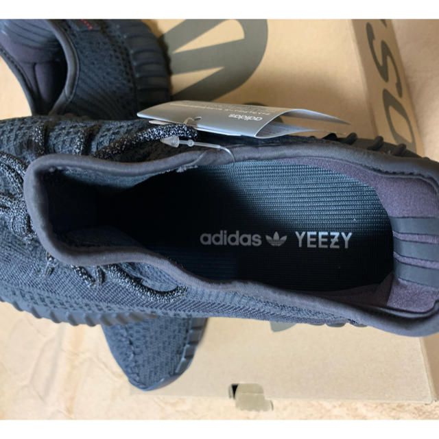 adidas(アディダス)のadidas yeezy boost 350 v2 Black 28cm メンズの靴/シューズ(スニーカー)の商品写真