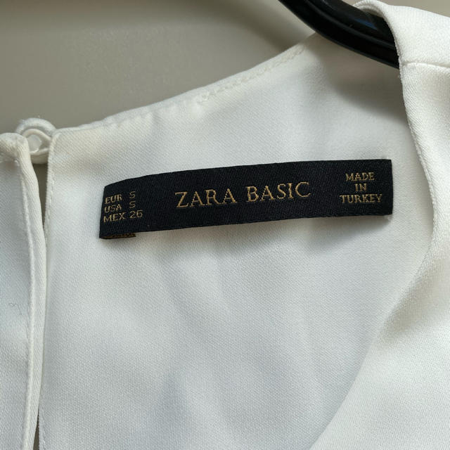 ZARA(ザラ)のノースリーブ　トップス　ZARA【送料込】 レディースのトップス(カットソー(半袖/袖なし))の商品写真