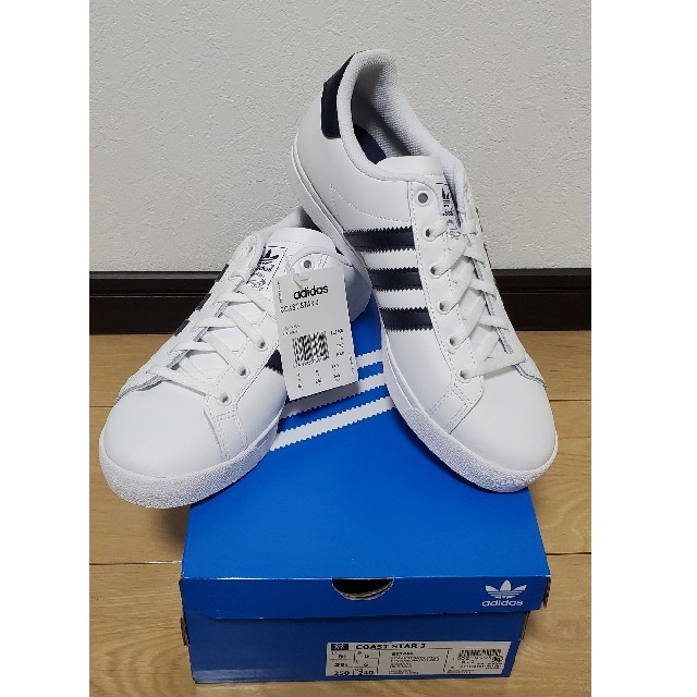 adidas(アディダス)スニーカー　レディース　EE7466　25.0cm