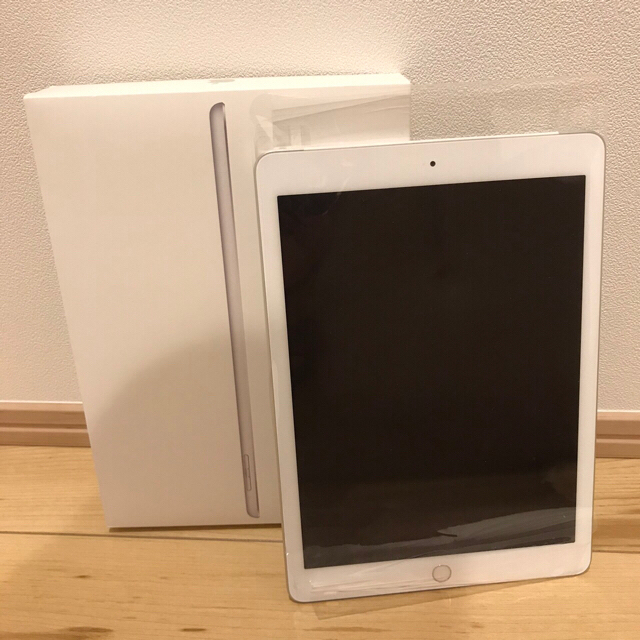 ほぼ未使用iPad (第 5 世代)Wi-Fi + Cellular：A1823