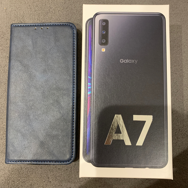 【未使用に近い・ケース付】Galaxy A7