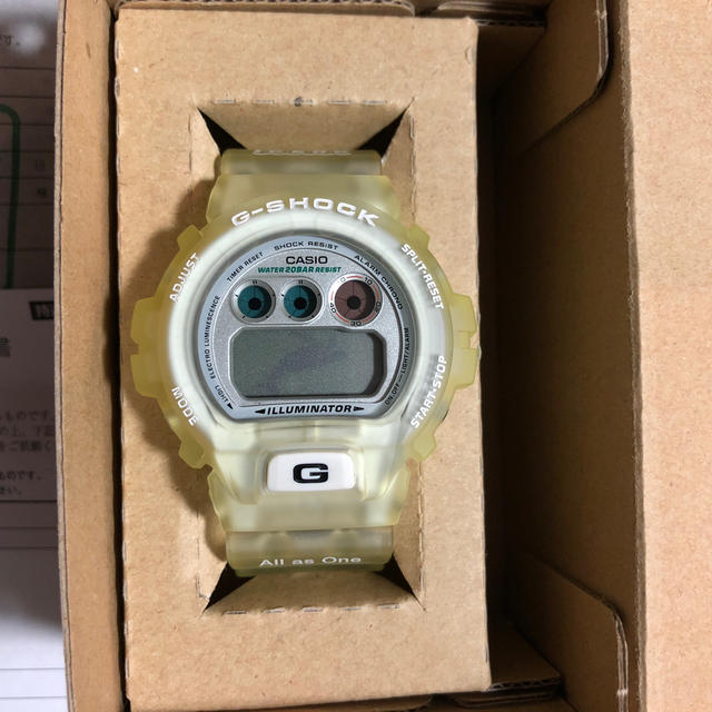 G-SHOCK(ジーショック)のG-SHOCK DW-6900K-8BT 未使用　ジャンク品 メンズの時計(腕時計(デジタル))の商品写真
