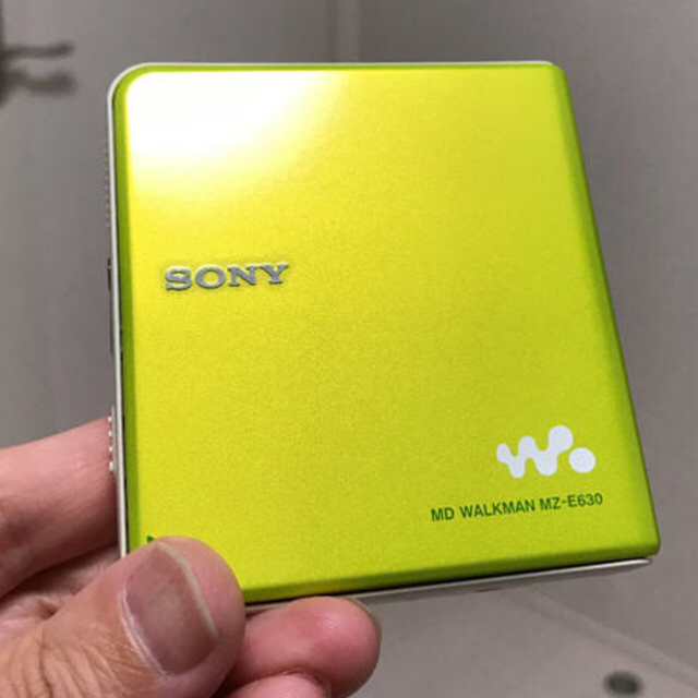 SONY(ソニー)の【美品DE完動品】SONY MD WALKMAN MZ-E630 スマホ/家電/カメラのオーディオ機器(ポータブルプレーヤー)の商品写真