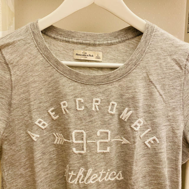 Abercrombie&Fitch(アバクロンビーアンドフィッチ)の美品！アバクロ！定番とロゴTシャツ！ レディースのトップス(Tシャツ(半袖/袖なし))の商品写真