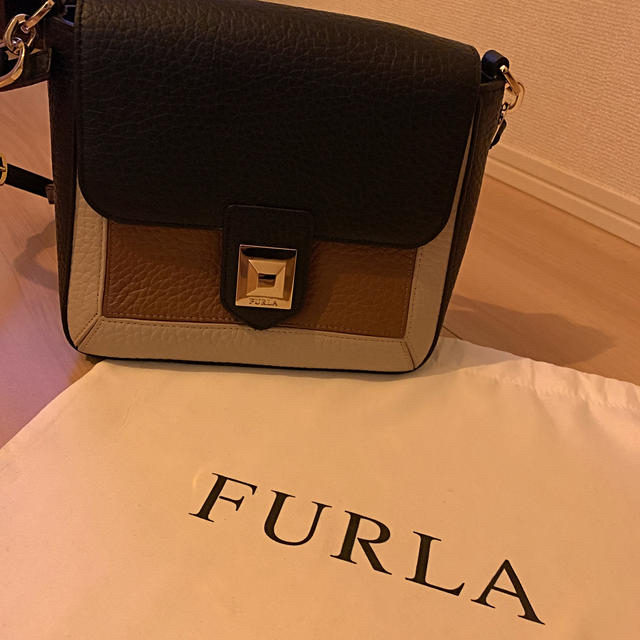 Furla(フルラ)のFURLA ショルダーバッグ レディースのバッグ(ショルダーバッグ)の商品写真