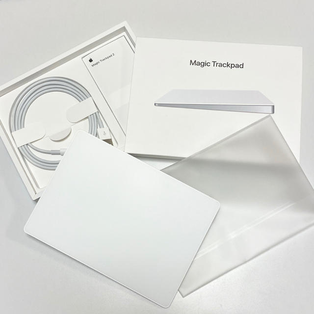 Apple(アップル)のApple Magic Trackpad2 超美品 スマホ/家電/カメラのPC/タブレット(PC周辺機器)の商品写真