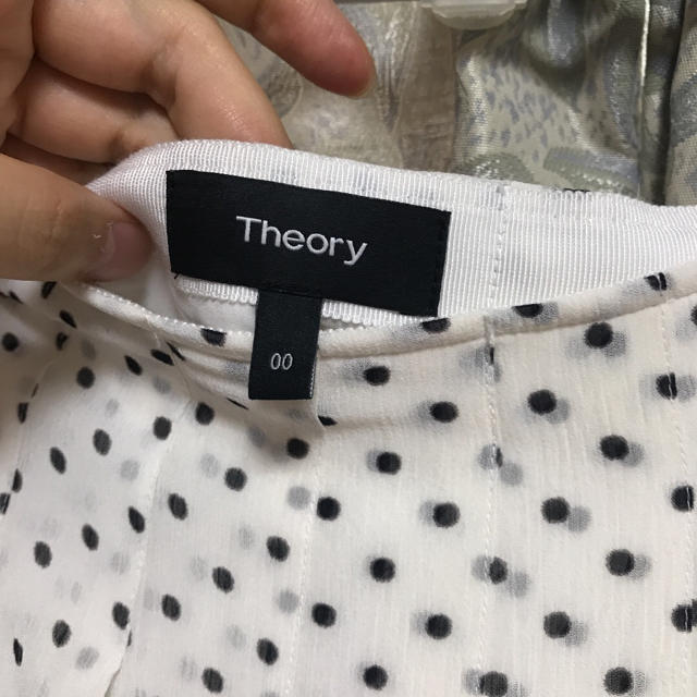 theory(セオリー)のプリーツ スカート ロング シルク ドット セオリー 水玉 レディースのスカート(ロングスカート)の商品写真