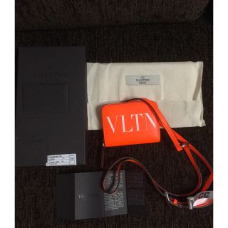 ヴァレンティノ(VALENTINO)の新品未使用　VLTN VALENTINO レザーミニショルダー　財布(コインケース/小銭入れ)