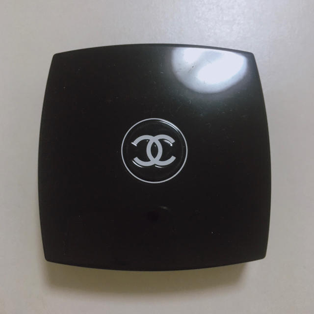 CHANEL(シャネル)のCHANEL シャネル　コンパクトパウダー コスメ/美容のベースメイク/化粧品(フェイスパウダー)の商品写真