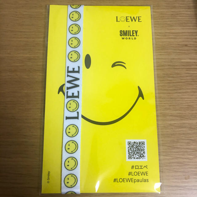 LOEWE(ロエベ)のLOEWE x SMILEY Phone Band フォンバンド エンタメ/ホビーのコレクション(ノベルティグッズ)の商品写真