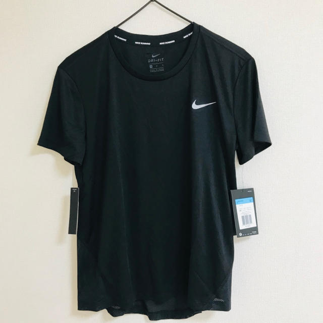 NIKE(ナイキ)の新品　M NIKE ブラック　ランニング　DRI-FIT レディース  Tシャツ レディースのトップス(Tシャツ(半袖/袖なし))の商品写真