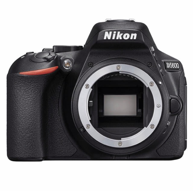 Nikon(ニコン)の新品 未使用 Nikon ニコン D5600 ボディ スマホ/家電/カメラのカメラ(デジタル一眼)の商品写真