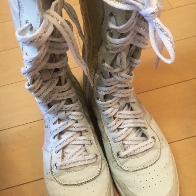スケッチャーズ 白ロングブーツ