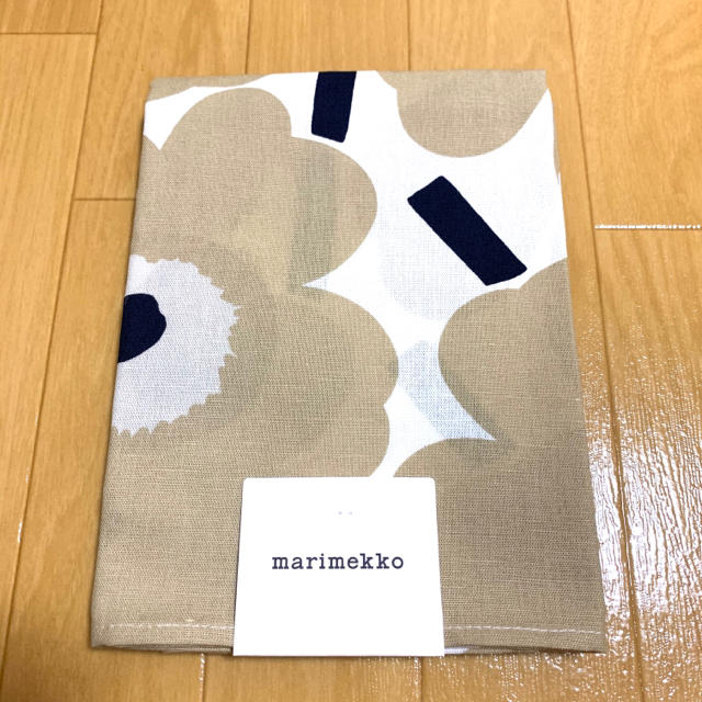 marimekko(マリメッコ)の☆送料込【人気カラー】マリメッコ UNIKKO ティータオルベージュ インテリア/住まい/日用品のキッチン/食器(収納/キッチン雑貨)の商品写真